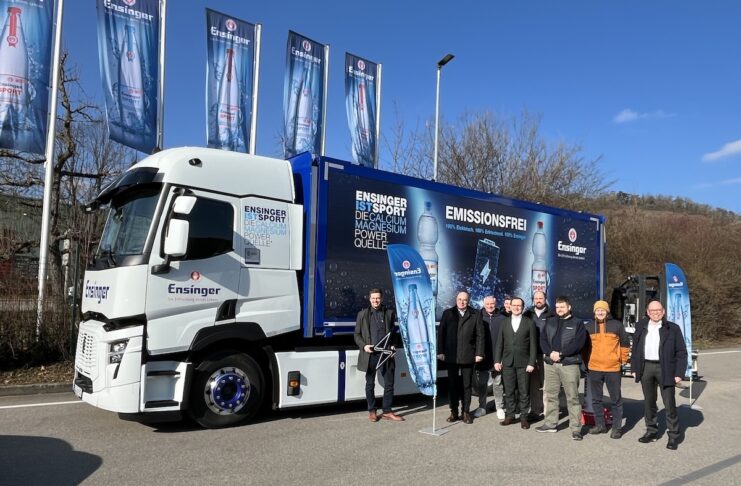 Renault Trucks hat auf dem Firmengelände der Ensinger Mineral-Heilquellen GmbH einen Renault E-Tch-T übergeben.