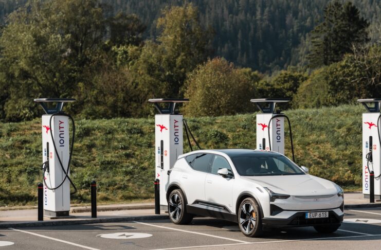 Polestar erweitert Plug & Charge – Europas Ladenetz wächst