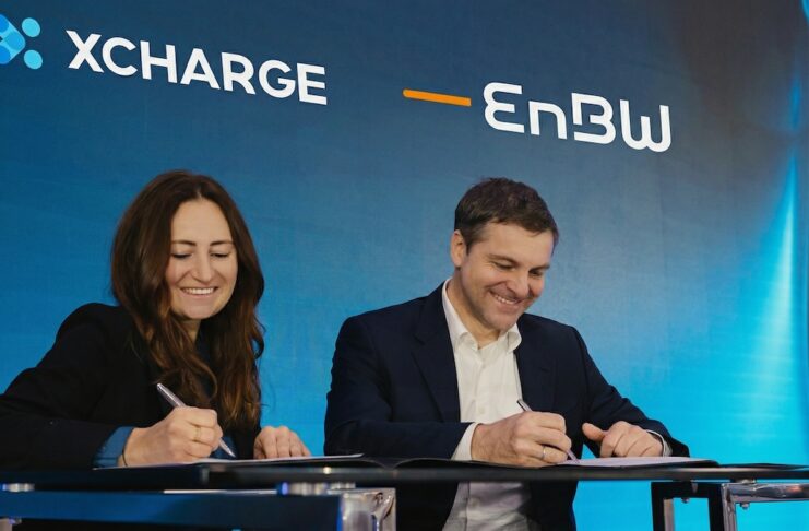 EnBW und XCharge stärken Schnellladenetz EnBW und XCharge schließen langfristige Partnerschaft: Albina Iljasov, XCharge Europachefin, und Martin Roemheld, Chief Executive Officer E-Mobilität EnBW, Quelle: XCharge Europe GmbH